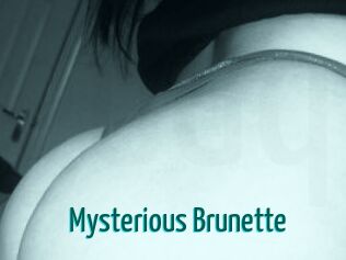 Mysterious_Brunette