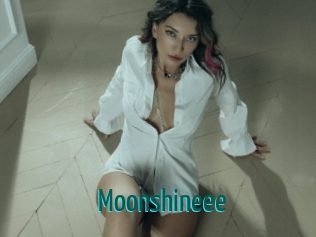 Moonshineee