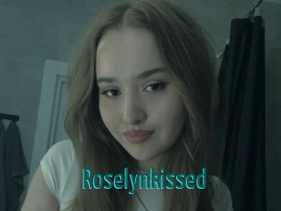 Roselynkissed